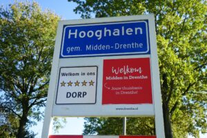 Welkomstbord in Hooghalen